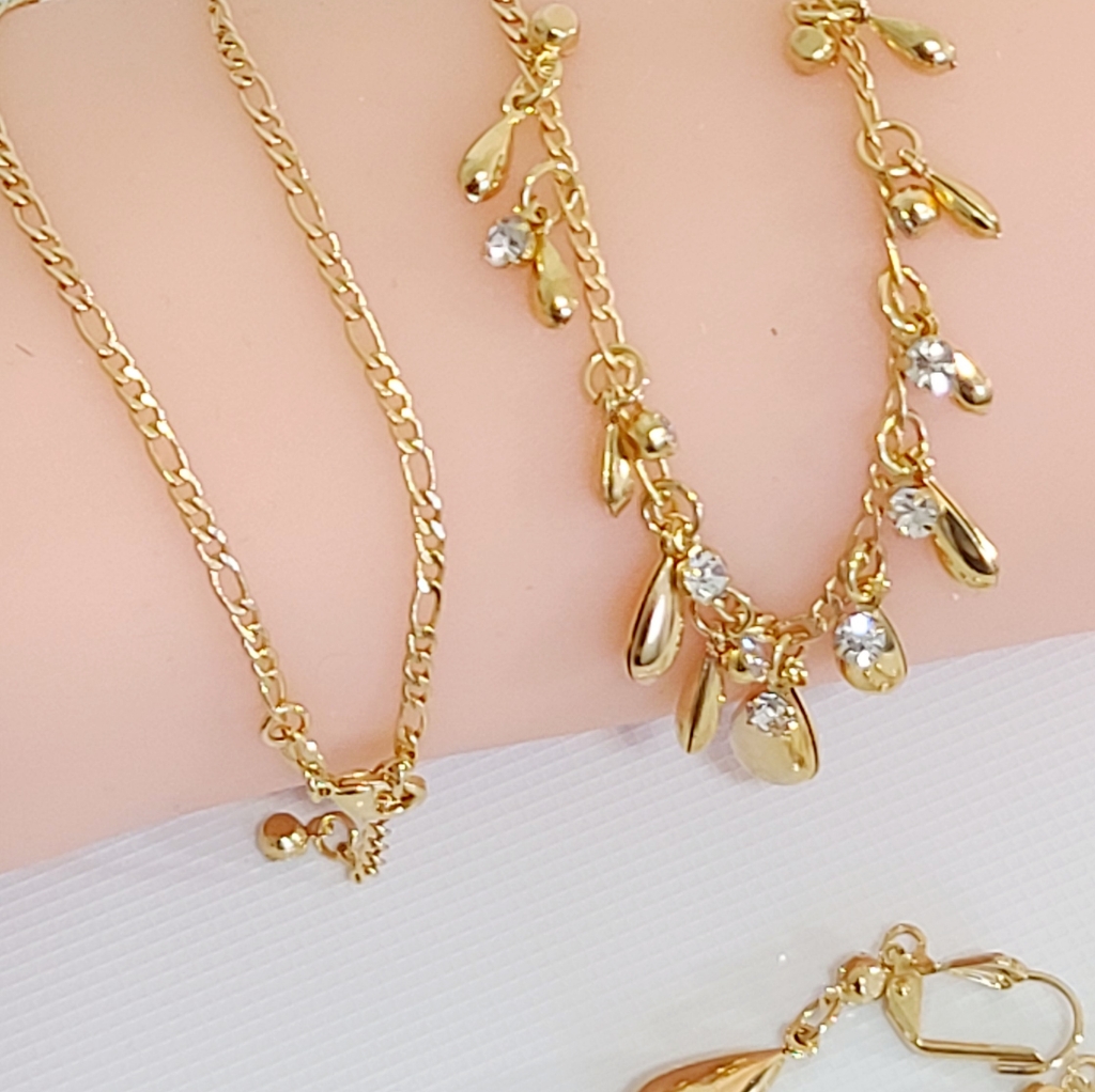 Set Of Necklace And Earrings Tear Drop Style